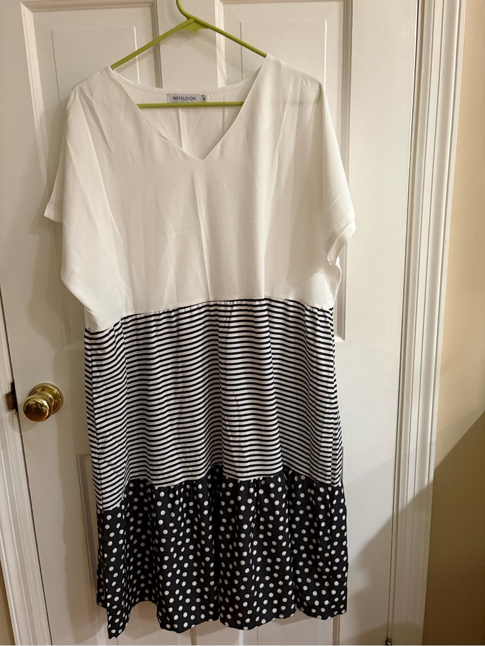 MISSLOOK Black & White Mixed-Print V-Neck Midi Dress